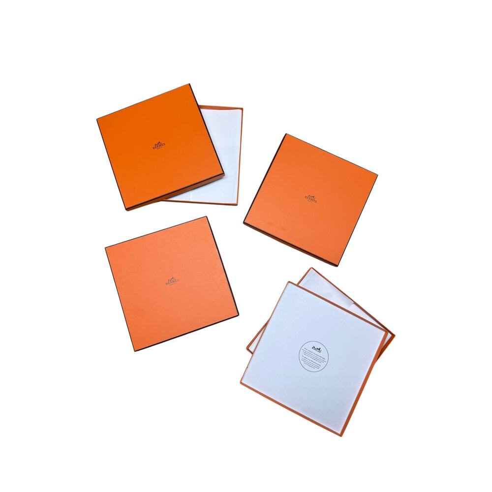 Four Hermes Scarf Boxes - EMPTY - Picture 3 of 4